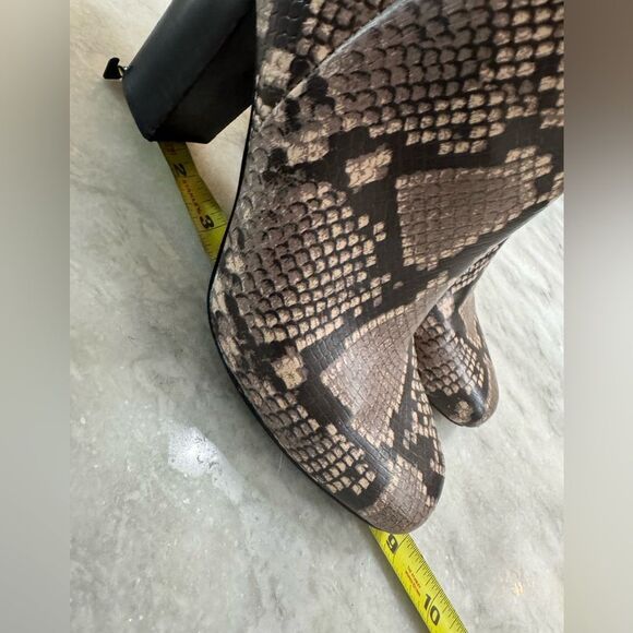 Steve Madden Pixie Natural Snake Print Block Heel Ankle Boot Bootie Size 7.5 - Picture 11 of 12